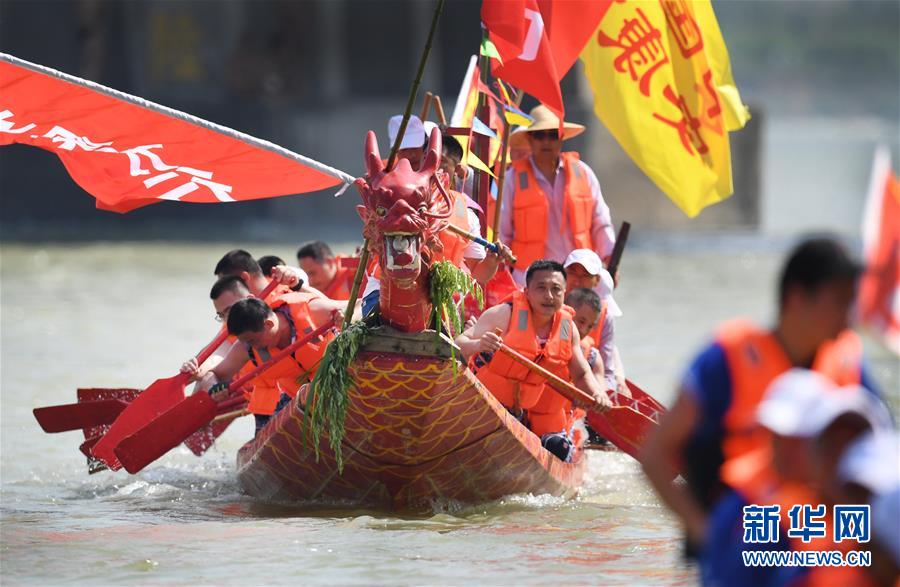 （新華全媒頭條·圖文互動）（5）線上線下消費升溫 文旅活動邁上“云端”——端午假期透視我國經(jīng)濟(jì)高質(zhì)量發(fā)展新動力